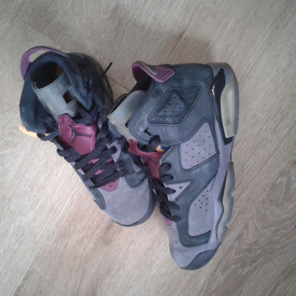 Jordan 6 - Picture 2 of 4